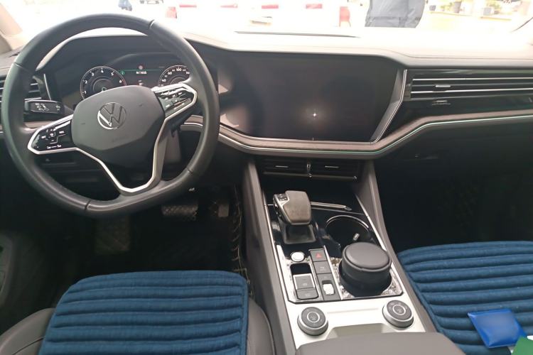 Used Volkswagen Touareg 2022 3.0 TSI Prestige Edition Classic Sport Package Center Console