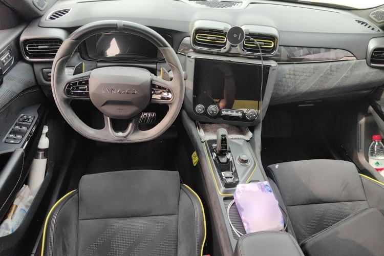 Used Lynk & Co 03 2019 03+ 2.0TD Automatic Wind-Chasing Edition Center Console