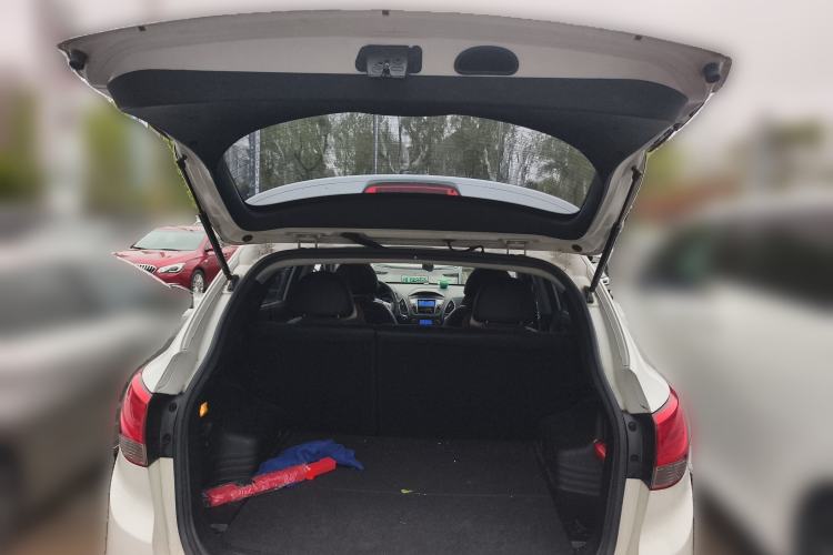 Used Hyundai ix35 2010 2.0L Automatic Two-Wheel Drive Elite Edition GLS Trunk