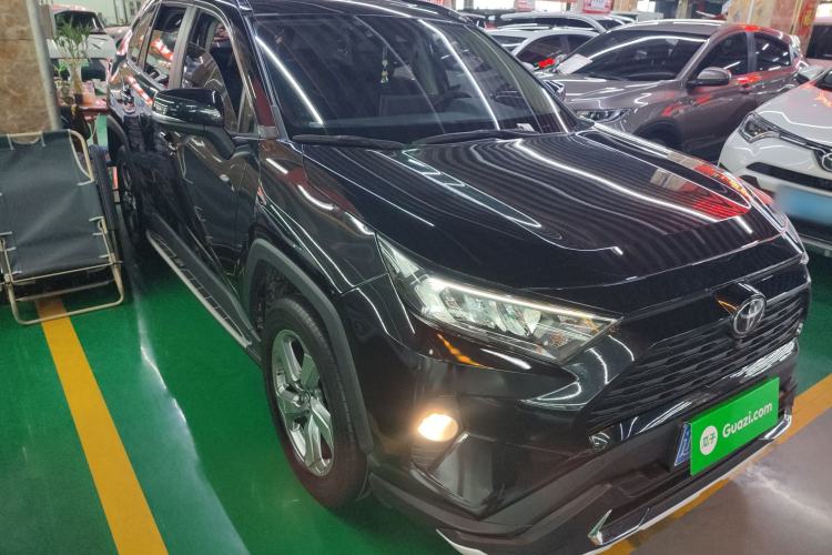 Used Toyota RAV4 2022 2.0L CVT Two-Wheel Drive Fashion Edition