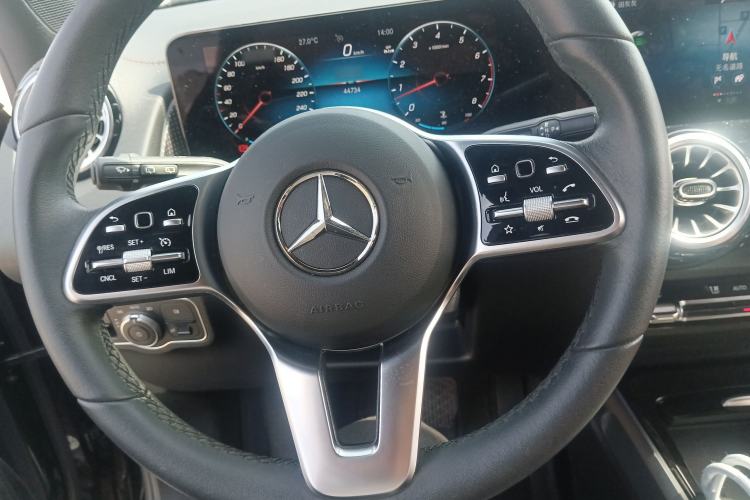 Used Mercedes-Benz GLB 2023 GLB 220 Sport Edition Steering Wheel