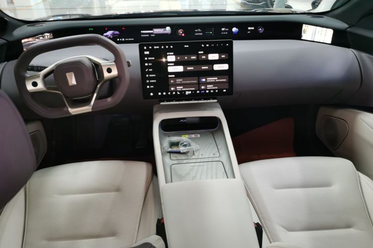 Used Avatr 12 2025 Ultra Extended-Range Edition Center Console