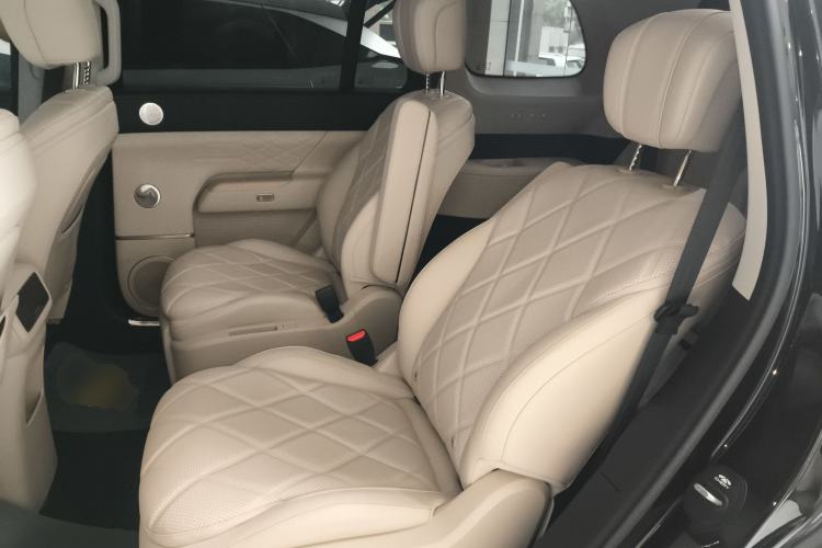 Used Chery T11 2026 Model 220 All-Wheel Drive Dual IMAX Theater Edition Left Rear Seat