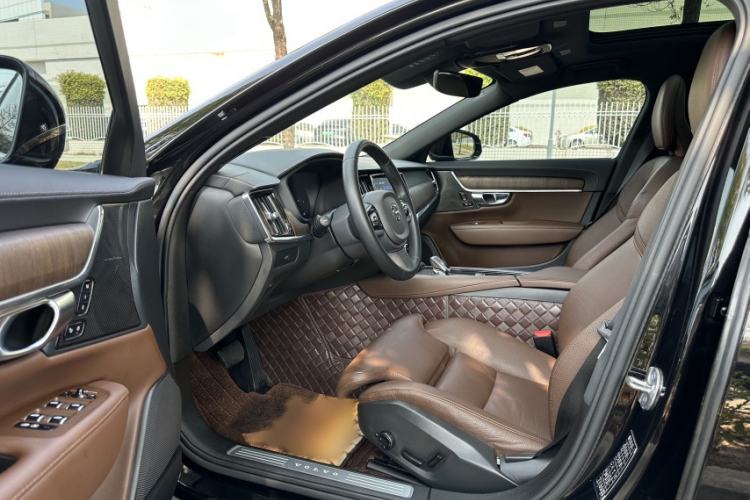 Used Volvo S90 2023 B5 Zhiyuan Luxury Edition