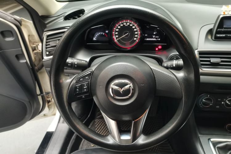 Used Mazda 3 Axela 2016 Sedan 1.5L Manual Comfort Model