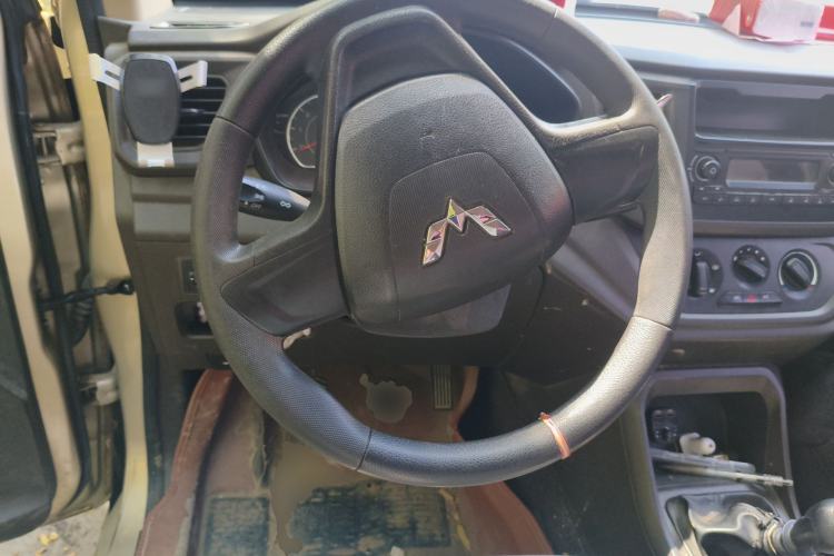 Used Wuling Hongguang V 2019 1.5L Base Version China VI LAR Steering Wheel