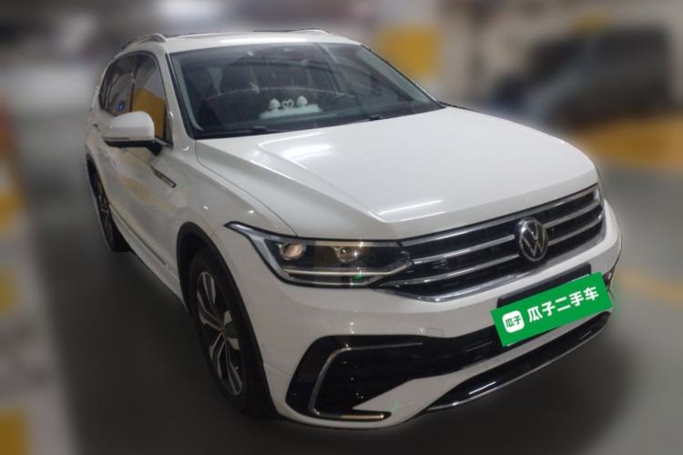 Used Volkswagen Tiguan L 2023 330TSI Automatic Two-Wheel Drive R-Line Enjoyment Edition Front Right 45 Deg