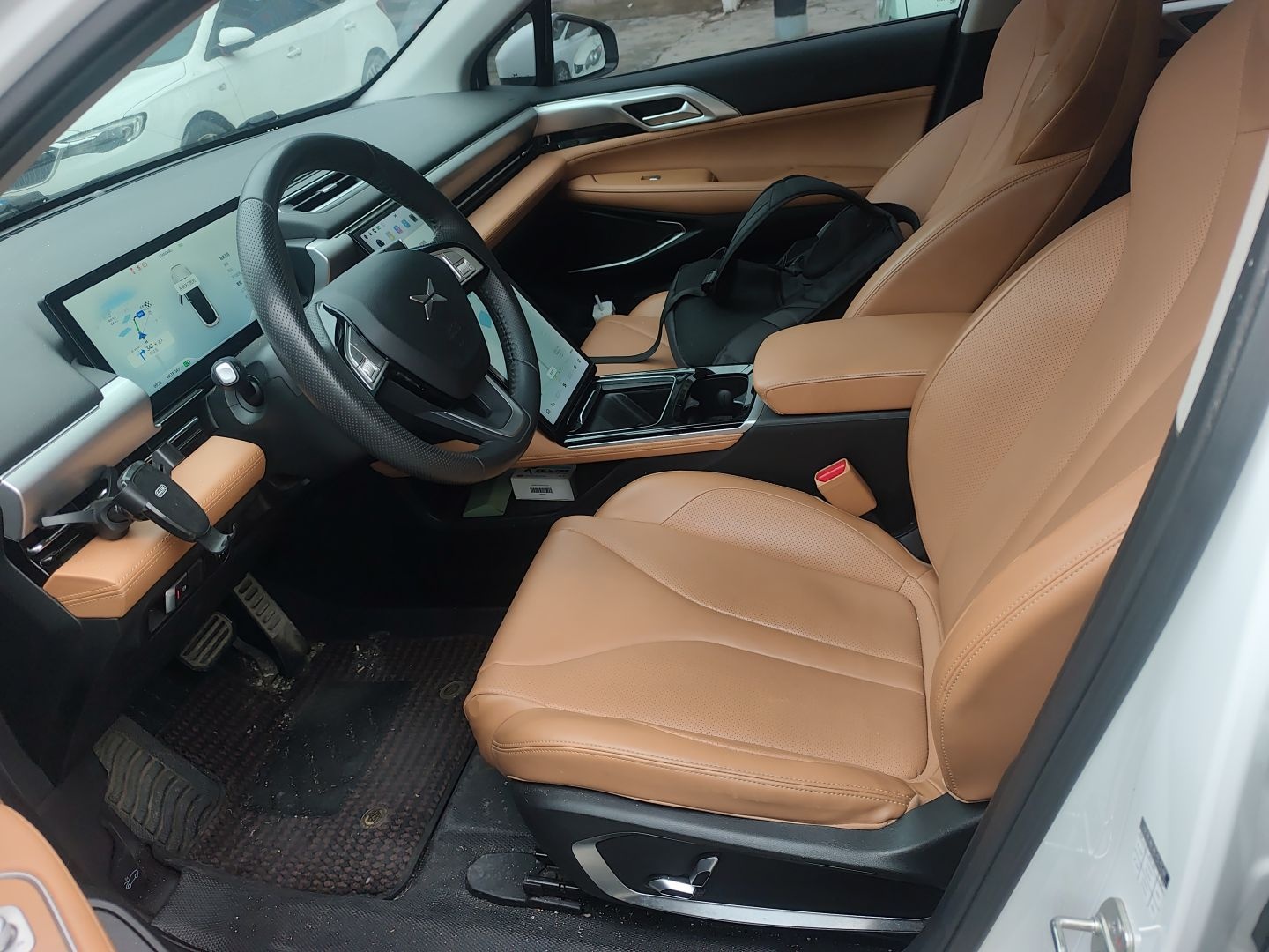 Переднее сиденье в автомобиле