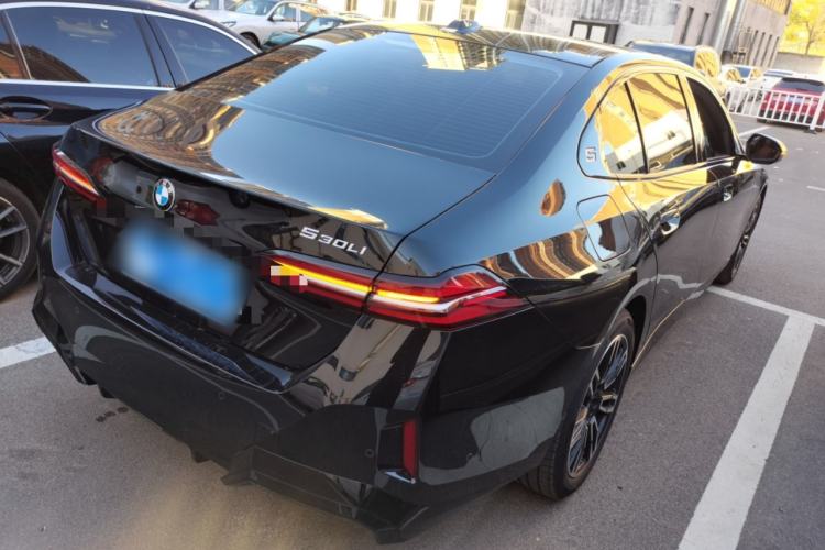 Used BMW 5 Series 2026 530Li Leading M Sport Package Rear Right 45 Deg