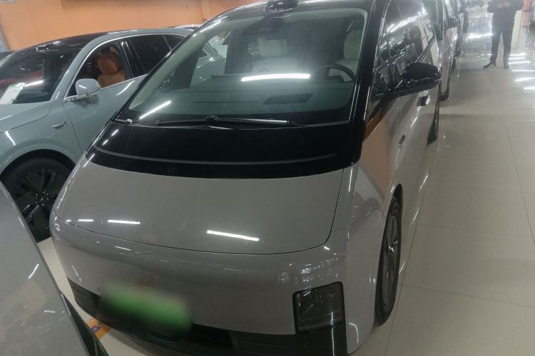 Used Li Auto MEGA 2024 Ultra Model Front