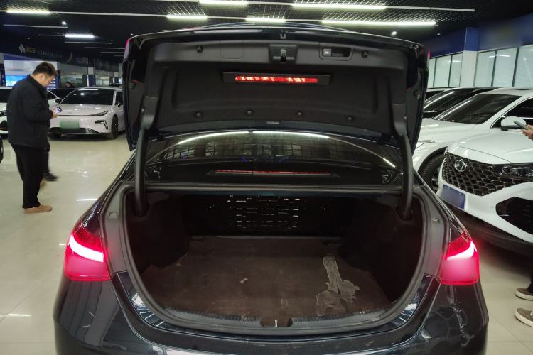 Used Mercedes-Benz C-Class 2024 Facelifted C-Class 260 L Night Edition Sports Version Trunk