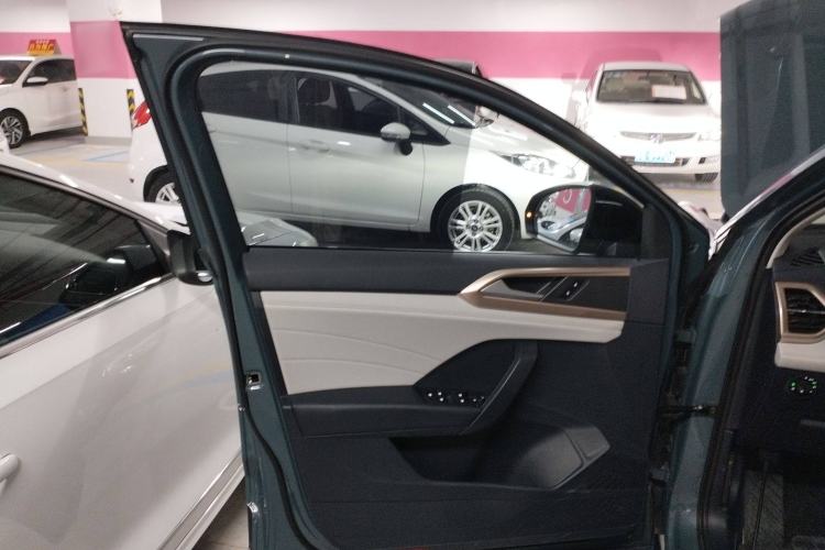 Used Volkswagen Tharu 2023 300TSI Two-Wheel-Drive Full Moon Edition