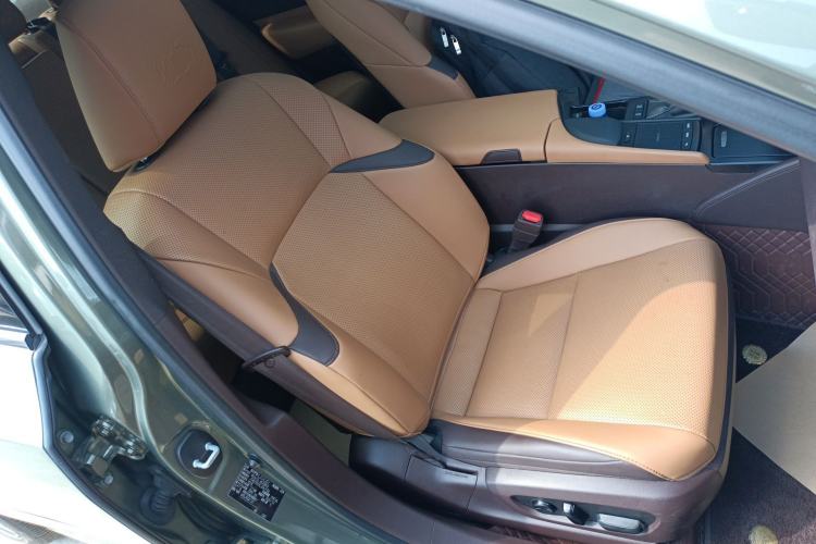 Used Lexus ES 2020 200 Excellence Edition Right Front Seat