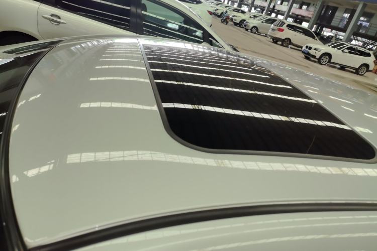 Used Venucia D60 2019 1.6L XL CVT Smart Connect Elite Edition
