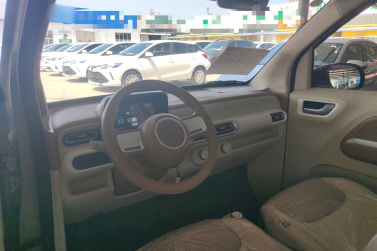 Used Wuling Hongguang MINIEV 2024 3rd Generation 215km Youth Edition Center Console