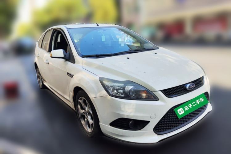 Used Ford Focus 2014 Hatchback Classic 1.8L Manual in Cool White Collector's Edition