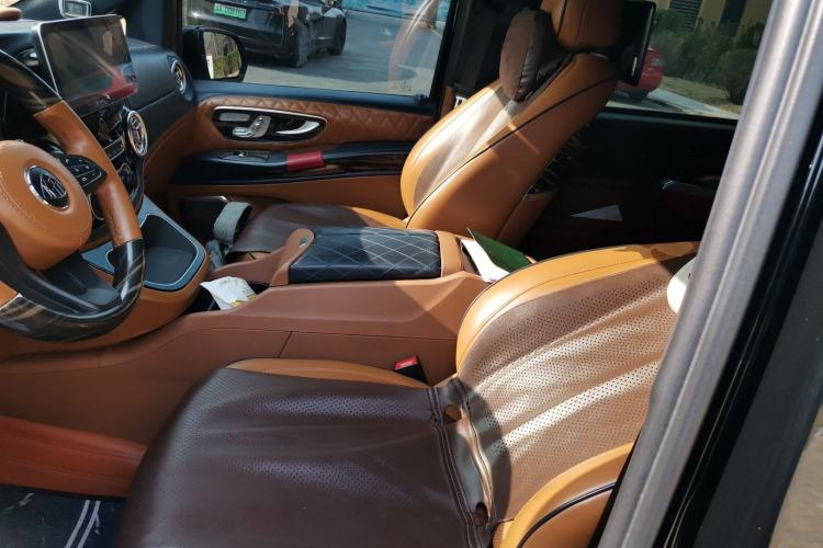 Used Mercedes-Benz Vito 2021 2.0T Elite Version 7 Seats Left Front Seat