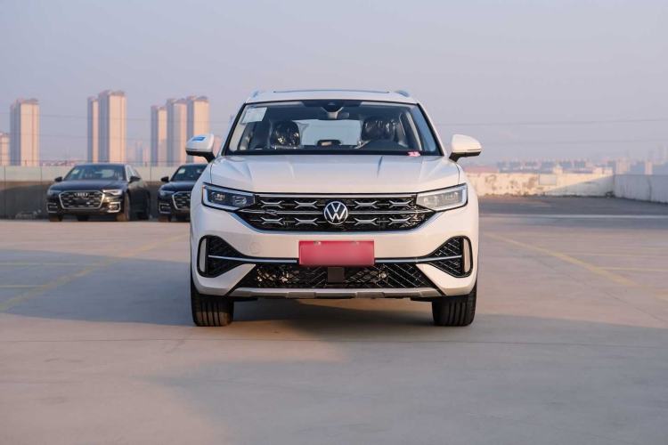 Used Volkswagen Tayron X 2024 330TSI Two-Wheel-Drive Prestige High-Energy Edition Exterior 1