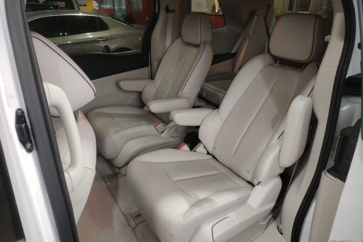 Used Buick GL8 2021 Land Cruiser Executive Class 652T Luxury Model