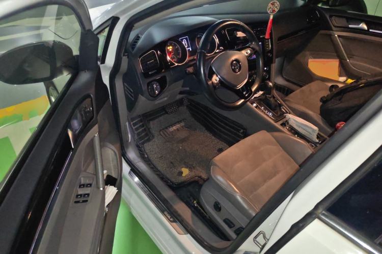 Used Volkswagen Golf 2015 1.4TSI Automatic Flagship Model Driver Seat