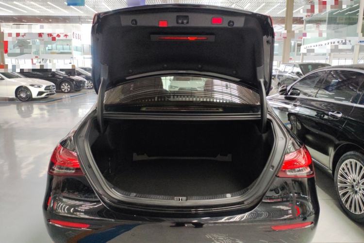 Used Mercedes-Benz E-Class 2022 Second Facelift E 300 L Fashion Edition
