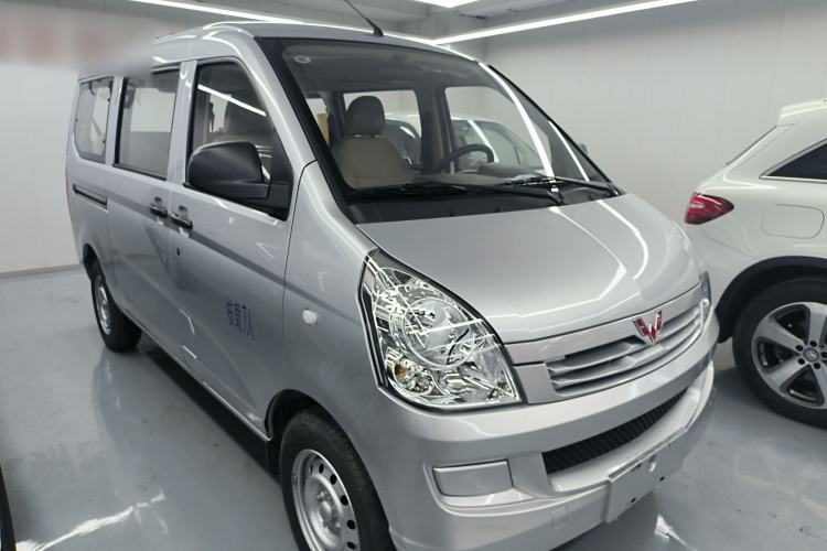 Used Wuling Rongguang S 2023 1.5L Base Version 5/7 Seats Front Right 45 Deg