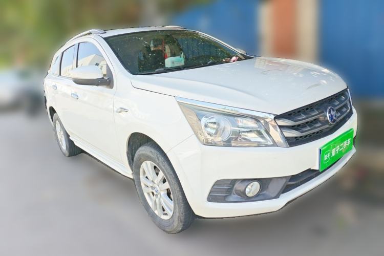 Used Venucia T70 2016 2.0L CVT Smart Choice Edition
