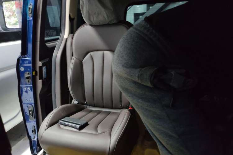 Used BAW Ruisheng Ace M7 2023 2.0L CNG Long Wheelbase Luxury Commercial Version 7 Seats
