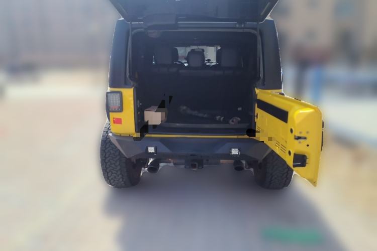 Used Jeep Wrangler 2015 3.6L Rubicon Four-Door Comfort Edition Trunk