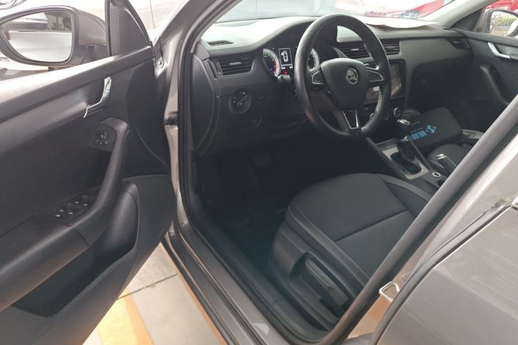 Used Skoda Octavia 2022 1.5L Automatic Comfort Edition Driver Seat