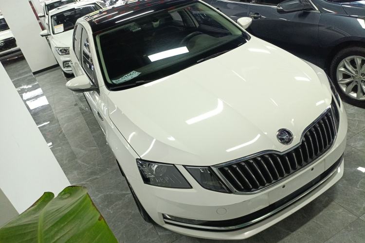 Used Skoda Octavia 2019 TSI230 DSG SmartDrive Luxury Edition China V Standard Front Right 45 Deg