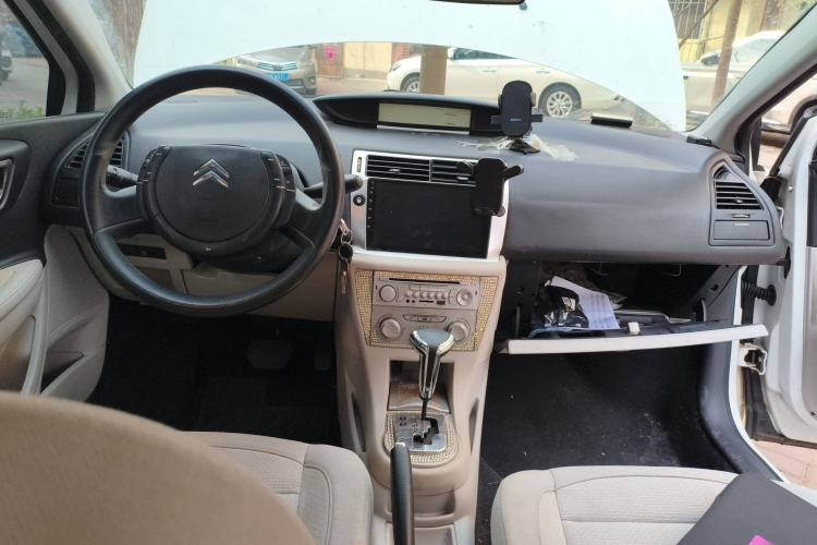 Used Citroen C-Quatre 2011 Sedan 1.6L Automatic Champion Edition Center Console