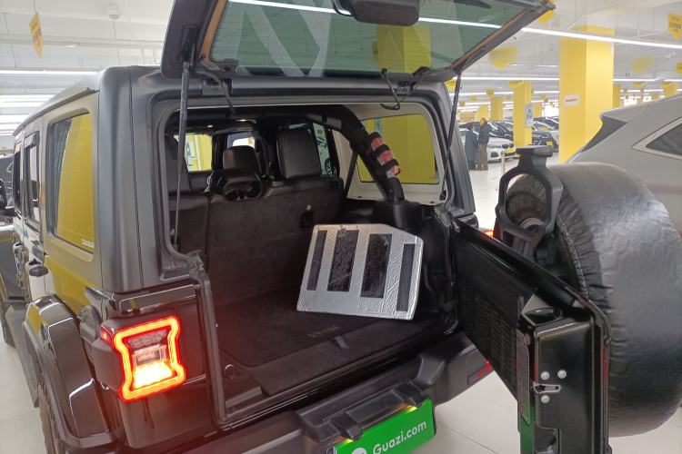 Used Jeep Wrangler 2024 2.0T Sahara Four-Door Edition
