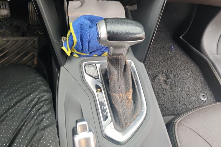 Used GAC Trumpchi GS4 2015 200T G-DCT Luxury Edition Gear Lever