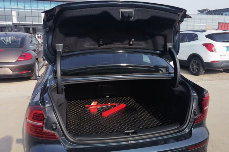 Used Volvo S60 2020 T4 Zhiyi Luxury Edition
