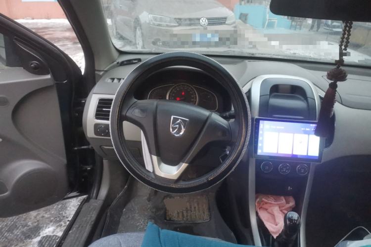 Used Baojun 630 2013 1.5L manual standard version