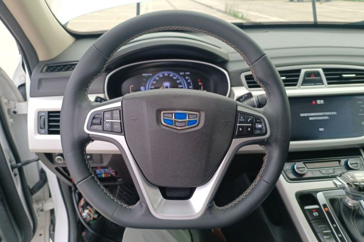 Used Geely Auto Emgrand X7 Sport 2018 1.8TD Automatic Two-Wheel Drive Smart 4G Connected Version Steering Wheel