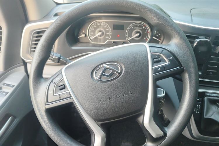 Used SAIC MAXUS Xintu V80 2025 PRO Aoyuntong 2.0T AMT Short Wheelbase Mid-Height 5/6-Seater
