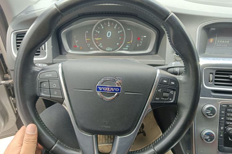 Used Volvo S60 2016 S60L T4 Zhiyuan Edition Steering Wheel