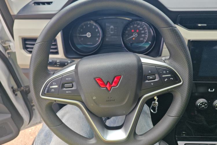 Used Wuling Zhengcheng 2021 1.5T Manual Luxury Version Steering Wheel
