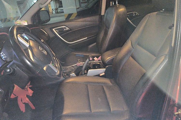 Used JMC Yusheng S350 2013 2.4T Automatic 2WD Diesel Luxury Edition 5 Seats Left Front Seat