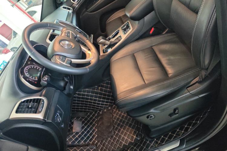 Used Jeep Grand Cherokee 2016 3.0L Comfort Navigation Edition Left Front Seat