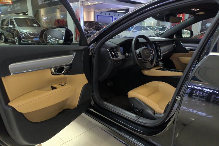 Used Volvo S90 2019 T4 Zhiyi Edition
