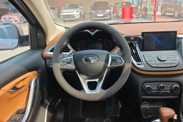 Used Soueast DX7 2015 1.5T Automatic Prestige Model
