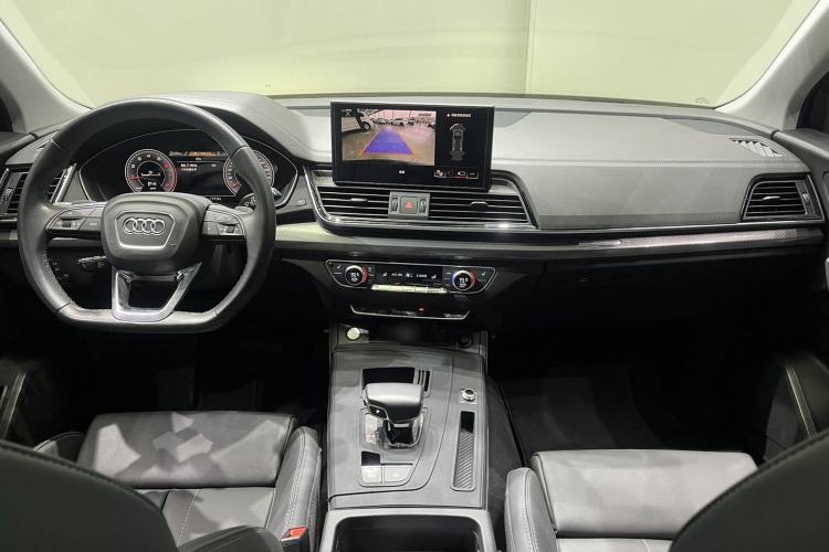 Used Audi Q5L 2022 40T Luxury Dynamic Model Interior 1