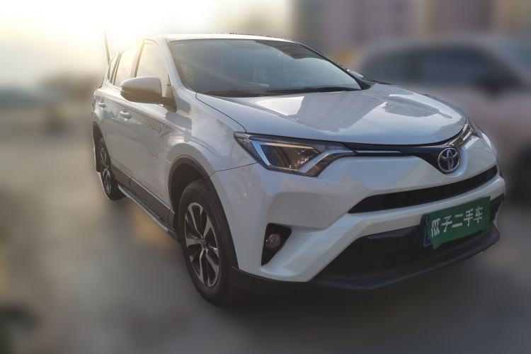 Used Toyota RAV4 2019 2.0L CVT Two-Wheel Drive Pioneer Edition China VI Standard