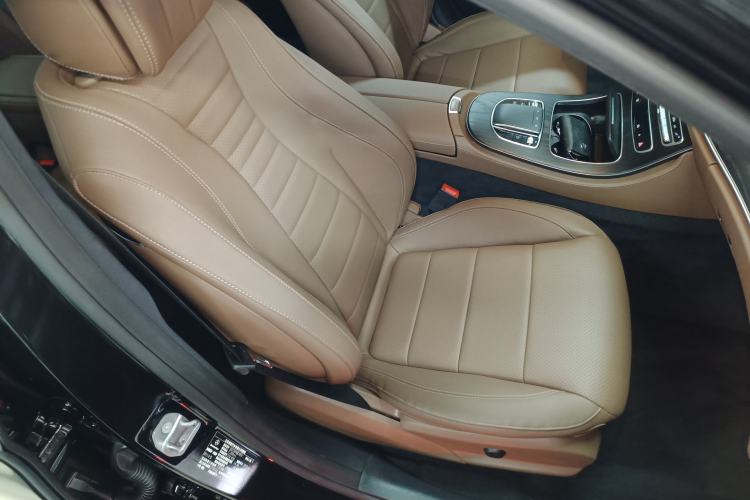 Used Mercedes-Benz E-Class New Energy 2022 Restyled E 350 e L Plug-in Hybrid Sports Sedan Right Front Seat