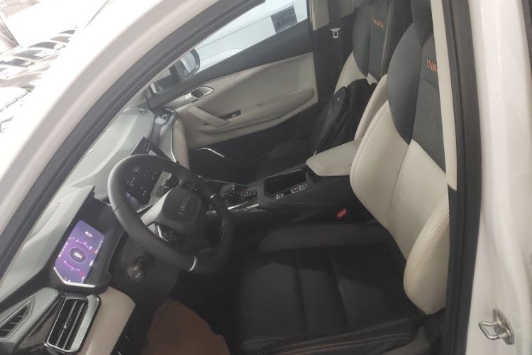 Used Lynk & Co 06 EM-P 2022 PHEV 84 km Range Pro Version Left Front Seat