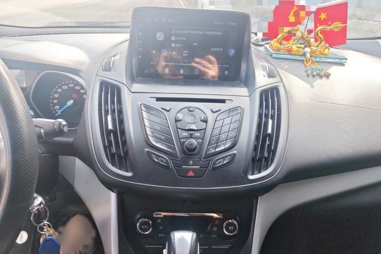 Used Ford Kuga 2015 1.5L GTDi Two-Wheel Drive Fashion Edition Audio And AC Panel