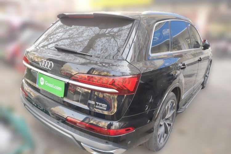 Used Audi Q7 2021 55 TFSI quattro S line Sport model
